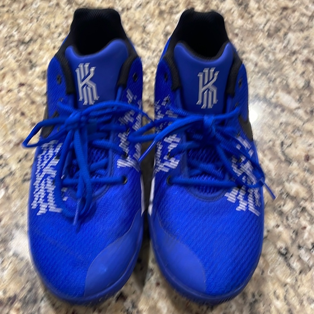Nike Kyrie Flytrap basketball shoes
